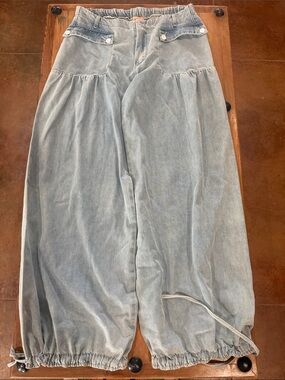 Light Wash Wide Leg Denim Pants with Elastic Hem